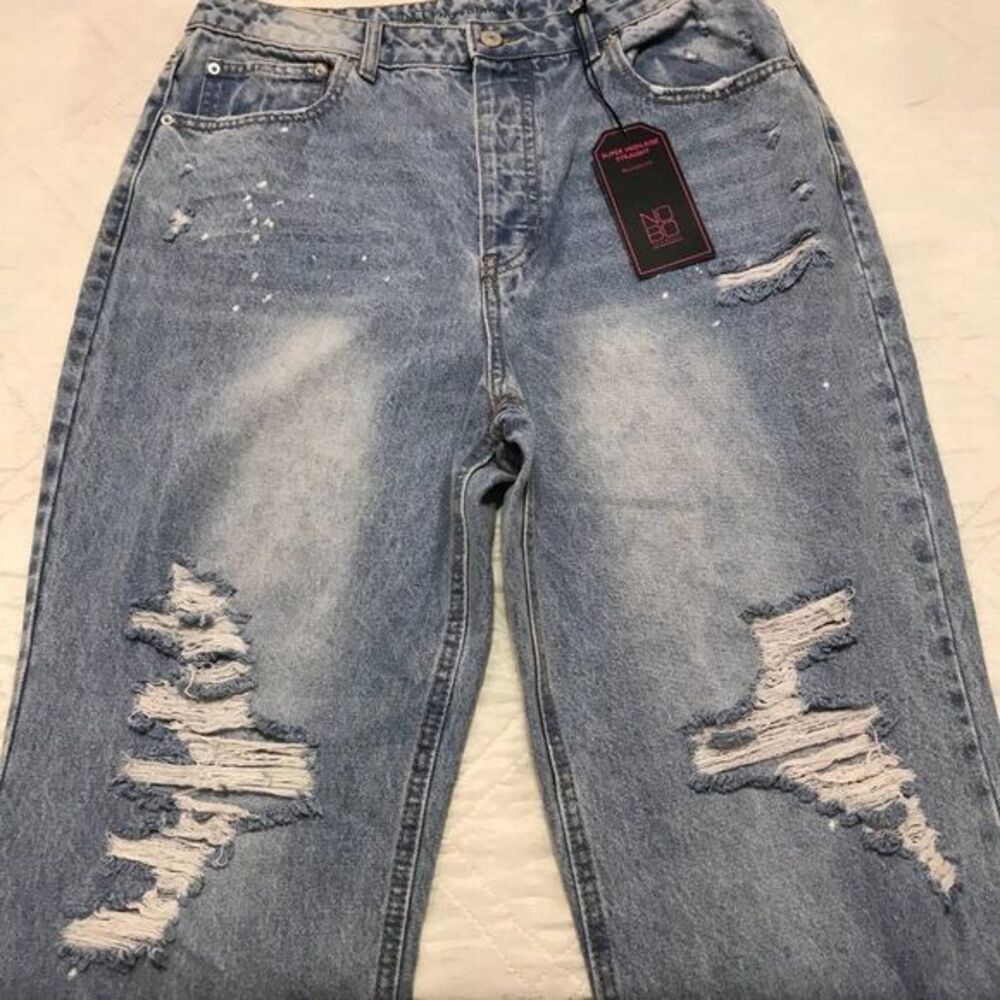 No Boundaries Super High Rise Straight distrerssed jeans size 13 nwt - Picture 2 of 7